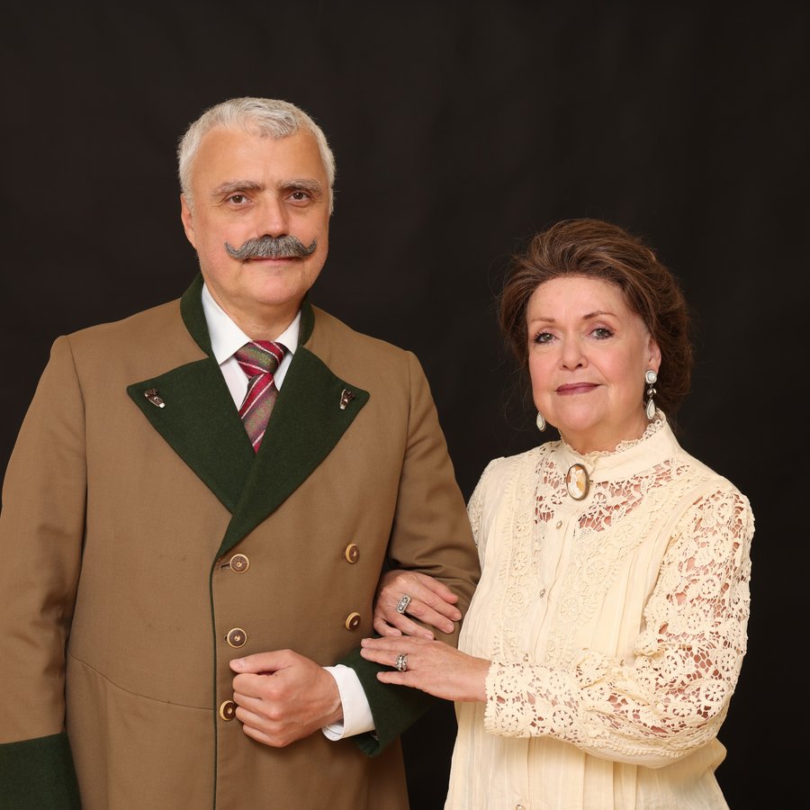 Katharina Schiffl 2 Karten für FRANZI & SOPH / Historientheater in Schloss Eckartsau