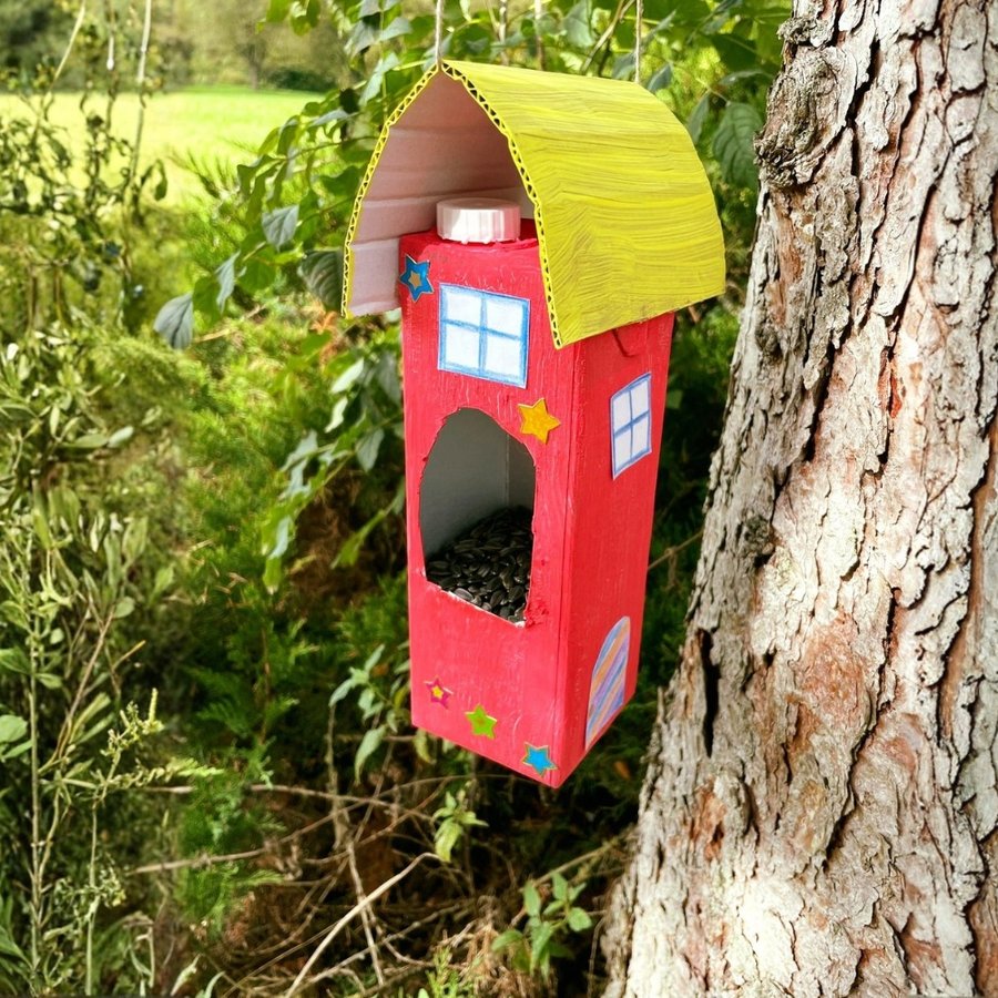 Bastel-Tipp: DIY Vogelhäuschen aus der Milchpackung